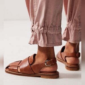 NWOT Free People Brown Libby Fisher Flats - Size 8